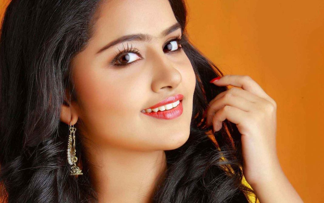 Anupama Parameswaran Biography - Age, Movies, Height, Weight, DOB ...