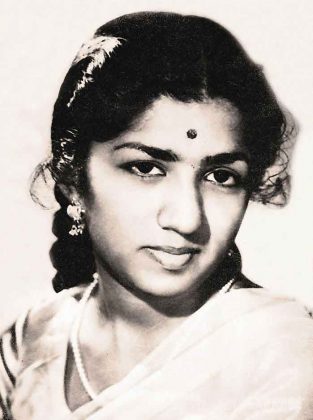 Lata Mangeshkar Biography – Age, DOB, Height, Weight, Family, Husband ...