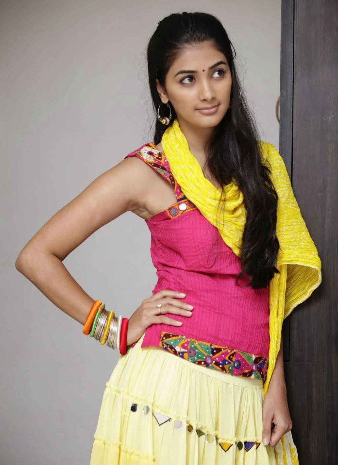 Pooja Hegde Biography Age, DOB, Height, Weight, Awards